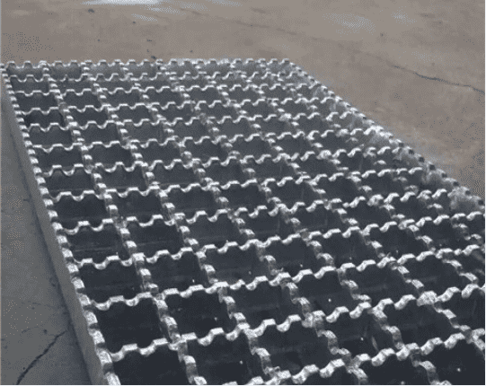 中石化油廠專(zhuān)用齒形鋼格柵板平臺(tái)廠家價(jià)格優(yōu)惠??！